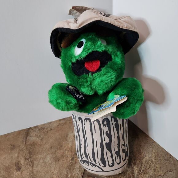 1995 Oscar the Grouch Plush in Trash Can – Classic Sesame Street Toy - Picture 2 of 14